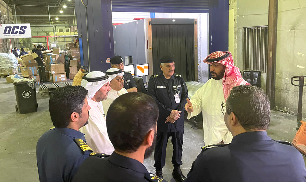 KUWAIT: Deputy Prime Minister, Minister of Defense and Acting Minister of Interior Sheikh Talal Khalid Al-Ahmad Al-Sabah inspects Kuwait International Airport’s air cargo terminal. – KUNA