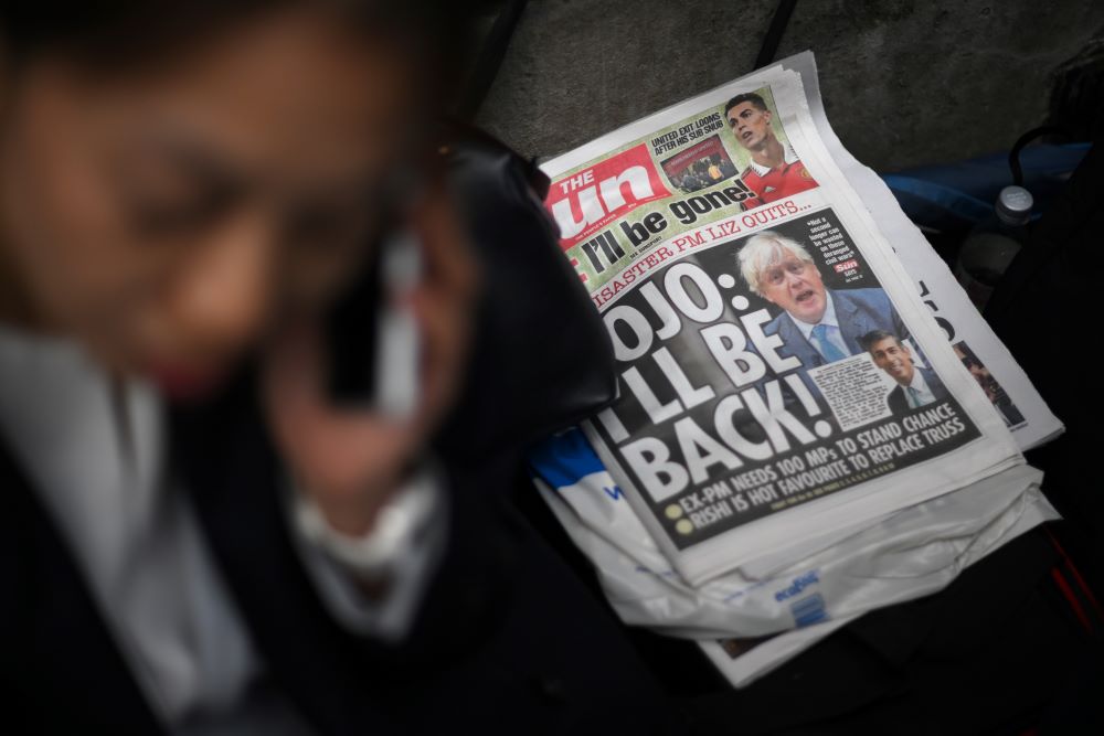 LONDON: A copy of The Sun newspaper featuring former prime minister Boris Johnson lies on the floor outside 10 Downing Street in central London on October 21, 2022. - AFP