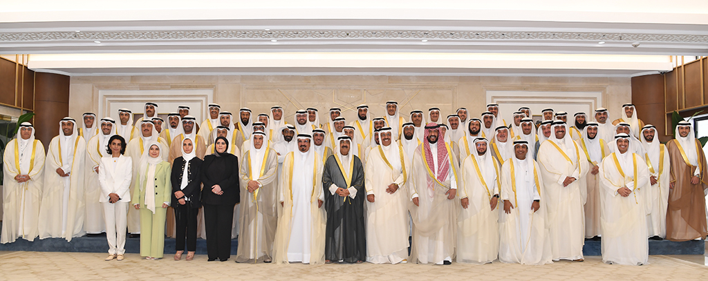 KUWAIT: HH the Deputy Amir and Crown Prince Sheikh Mishal Al-Ahmad Al-Jaber Al-Sabah poses for a group photo with National Assembly Speaker Ahmad Al-Saadoun, HH the Prime Minister Sheikh Ahmad Al-Nawaf Al-Sabah and members of the Cabinet and parliament during the opening session of the National Assembly on Oct 18, 2022. – Photos by Yasser Al-Zayyat and Amiri Diwan