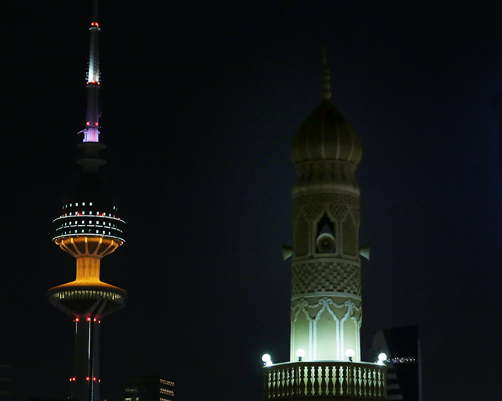 A night view of the Liberation tower and Al-sharhaan mosque. – Photo by Yasser Al-Zayyat