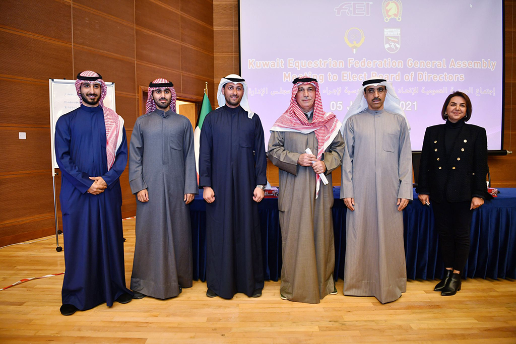 Masoud Jouhar Hayat with members of KEF.