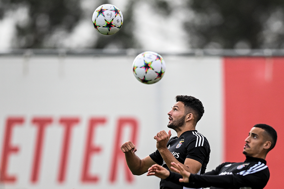 LISBON: Benfica’s Portuguese forward Goncalo Ramos (left) and Benfica’s Portuguese defender Chiquinho control the ball during a training session at the Benfica Campus training ground in Seixal, outskirts of Lisbon on October 24, 2022. – AFP