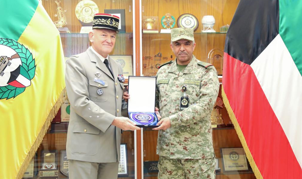 KUWAIT: Major General Faleh Shujaa (right) with Lt General Olivier Rittmann