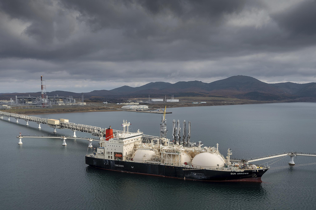 With prices falling and ports clogged with liquefied natural gas tankers, fears of a winter heating crisis in Europe have eased but experts are warning against complacency.