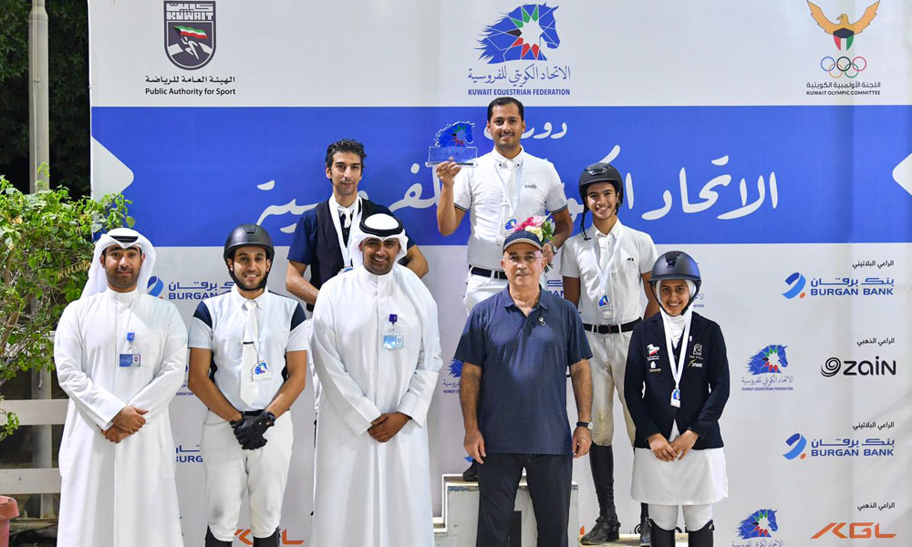 KEF Chairman Masoud Hayat and Zain’s team award the winners of the first round