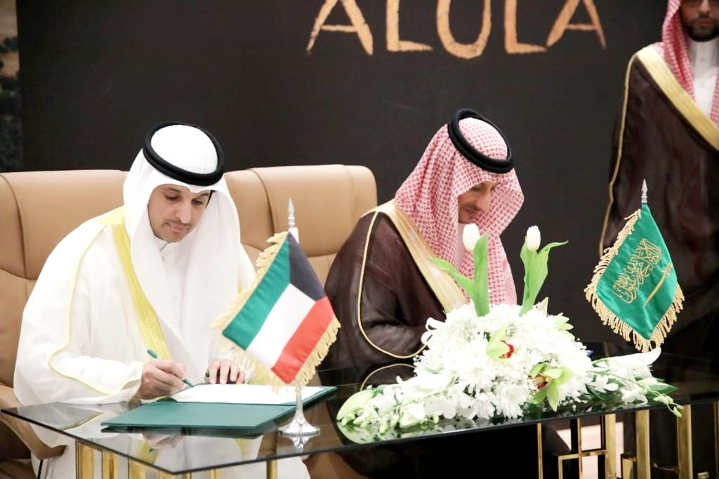 The Kuwaiti Information Minister and the Saudi Tourism Minister sign a MoU for boosting tourism cooperation