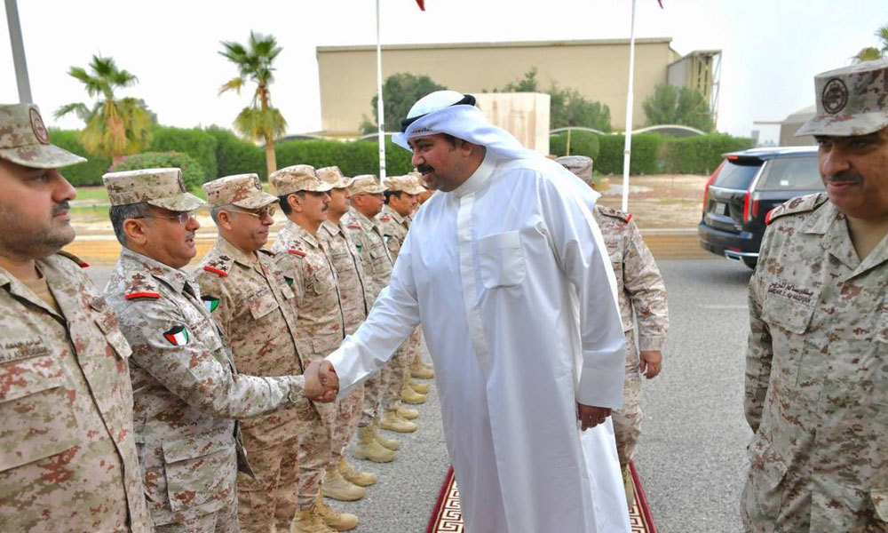 Defense minister inspects Abdullah Al-Mubarak Air Base