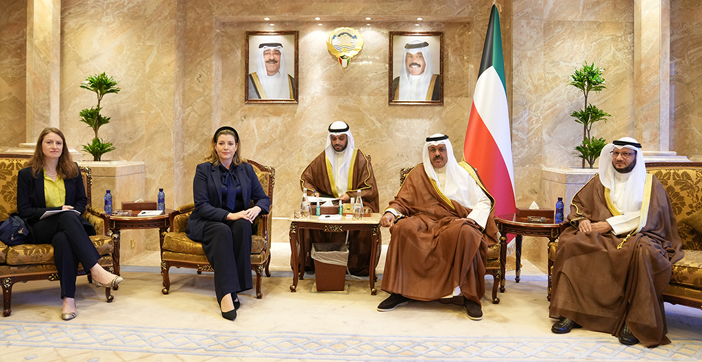 KUWAIT: His Highness the Prime Minister Sheikh Ahmad Nawaf Al-Ahmad Al-Sabah receives at Seif Palace visiting Lord President of the Council and Leader of the House of Commons Penny Mordaunt and her accompanying delegation on Monday. - KUNA