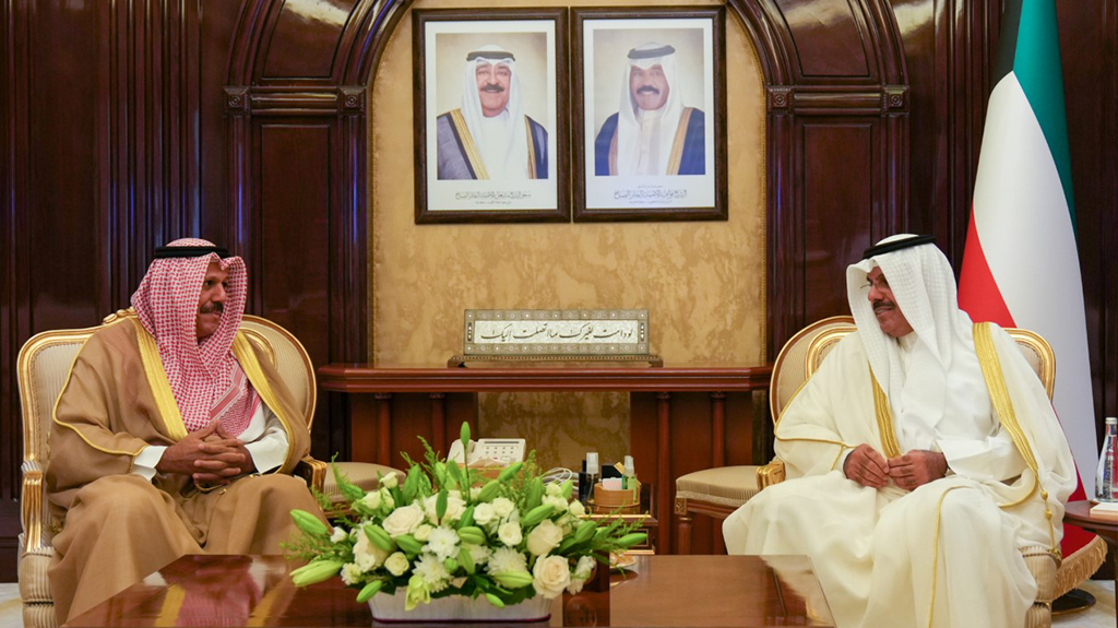 KUWAIT: HH the Prime Minister hosts deputy chief of the National Guard.