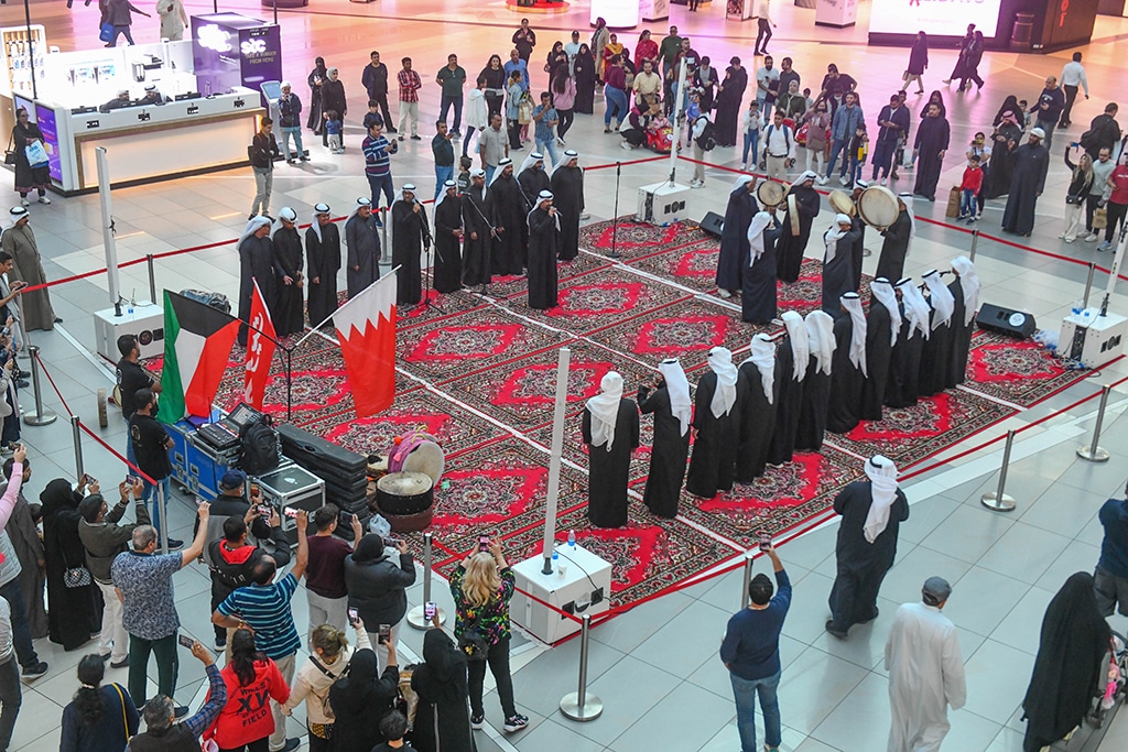 KUWAIT: Folk band gives a performance on the occasion of Bahrain’s 51st National Day.- KUNA photos