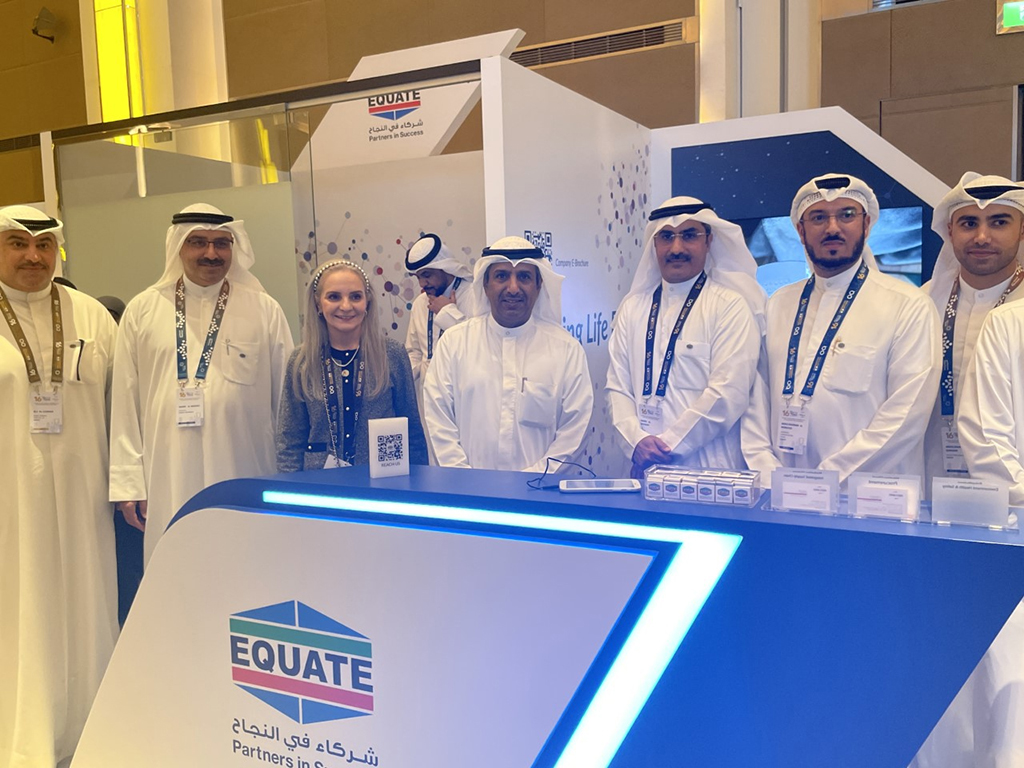 Kuwait's Deputy PM and Oil Minister Dr Bader Al-Mulla visit the Equate Petrochemical Company's pavilion. – KUNA photos