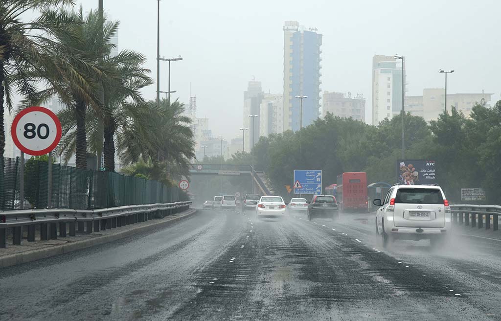 KUWAIT: Kuwait is expected to witness moderate to heavy thunderstorms in some areas accompanied by gusty winds nstarting from Monday and lasting until Wednesday.