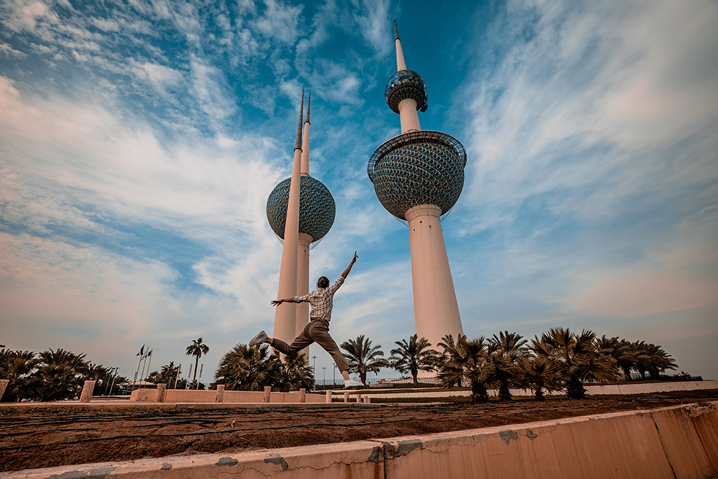 Kristina in front of Kuwait Towers