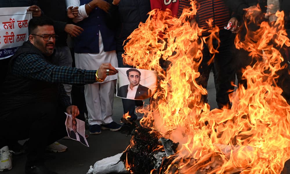 Activists from Bharatiya Janata Yuva Morcha (BJYM) shout slogans as they burn an effigy of Pakistani foreign minister Bilawal Bhutto Zardari's over his remarks against Prime Minister Narendra Modi, during a demonstration in Amritsar on December 17, 2022.