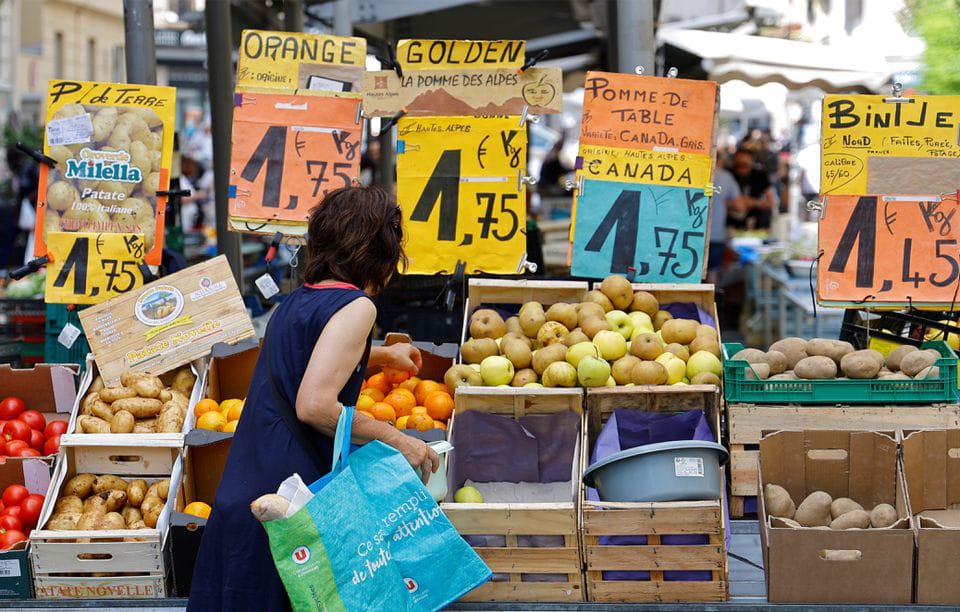 PARIS: Inflation will continue to rise in the first half of 2023 in France before dropping back to 4.0 percent by end-2023 and 2.0 percent at end-2024, the BdF said. - AFP
