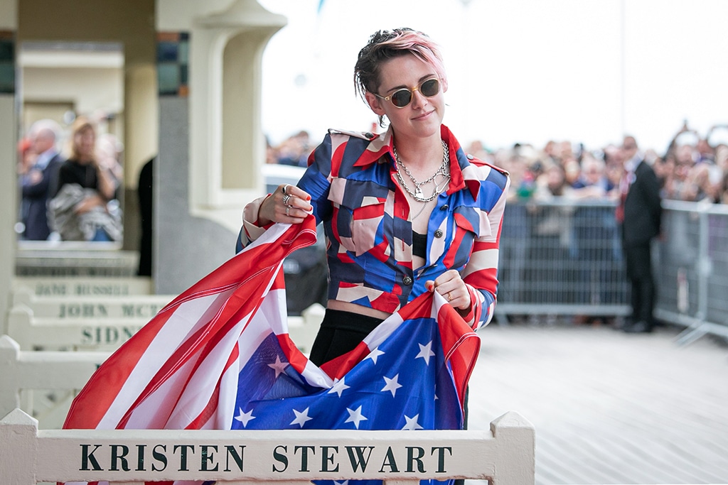 DEAUVILLE, France: This file photo taken on September 13, 2019 shows US actress Kristen Stewart unveiling her dedicated beach locker room on the Promenade des Planches during the 45th Deauville US Film Festival in Deauville, western France. — AFP