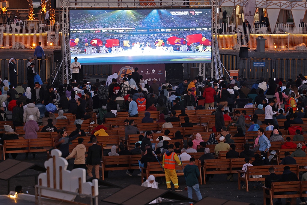 KUWAIT: Supporters watch the Qatar 2022 World Cup football final match between Argentina and France, at an outdoor venue along the Sheikh Jaber causeway in Kuwait City. - Photo by Yasser Al-Zayyat