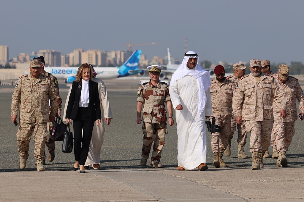 Sheikh Abdullah Ali Al-Abdullah Al-Sabah and Ambassador of France to Kuwait Claire Le Flecher with senior military leaders in the Kuwaiti army and KNG during the exercise on Thursday. – Photos by Yasser Al-Zayyat