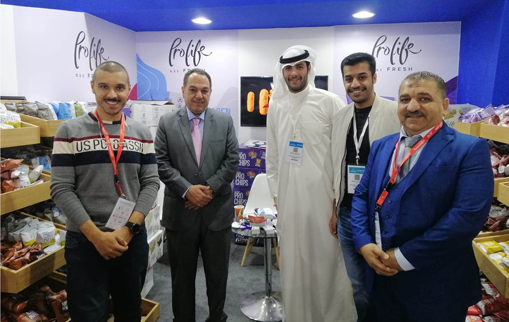 CAIRO: Kuwaiti Ambassador to Egypt Ghanem Al-Ghanem visits the Kuwait booth at Food Africa. – KUNA