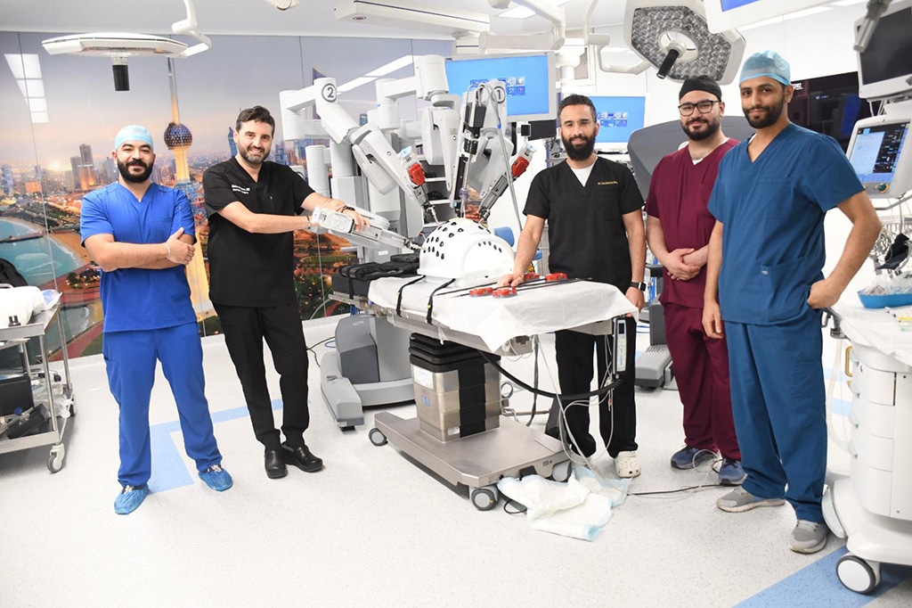 KUWAIT: Jaber Al-Ahmad hospital surgeon Dr Meshari Al-Muhanna carried out gastric bypass surgery using a robot.