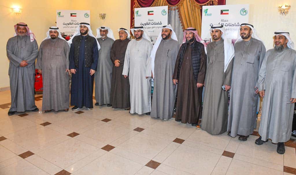 KUWAIT: Kuwait's Al-Salam humanitarian charity officials pose for a group photo after launching a campaign to assist Yemeni and Syrian internally displaced persons (IDPs) and refugees. - KUNA photos