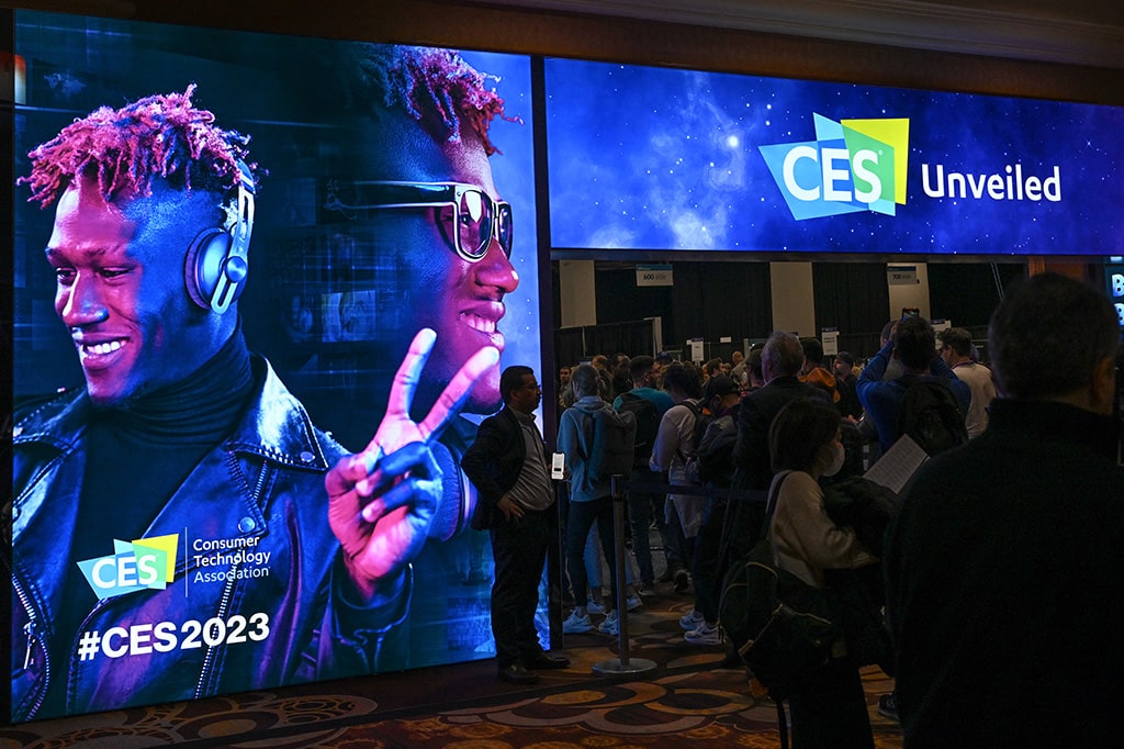 People arrive to attend CES Unveiled ahead of the Consumer Electronics Show (CES) in Las Vegas, Nevada. 