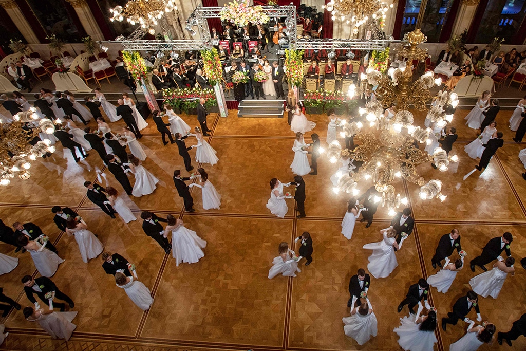 Attendees dance during the opening of the 99th Flower Ball at the City Hall in Vienna on Jan 13, 2023. – AFP photos