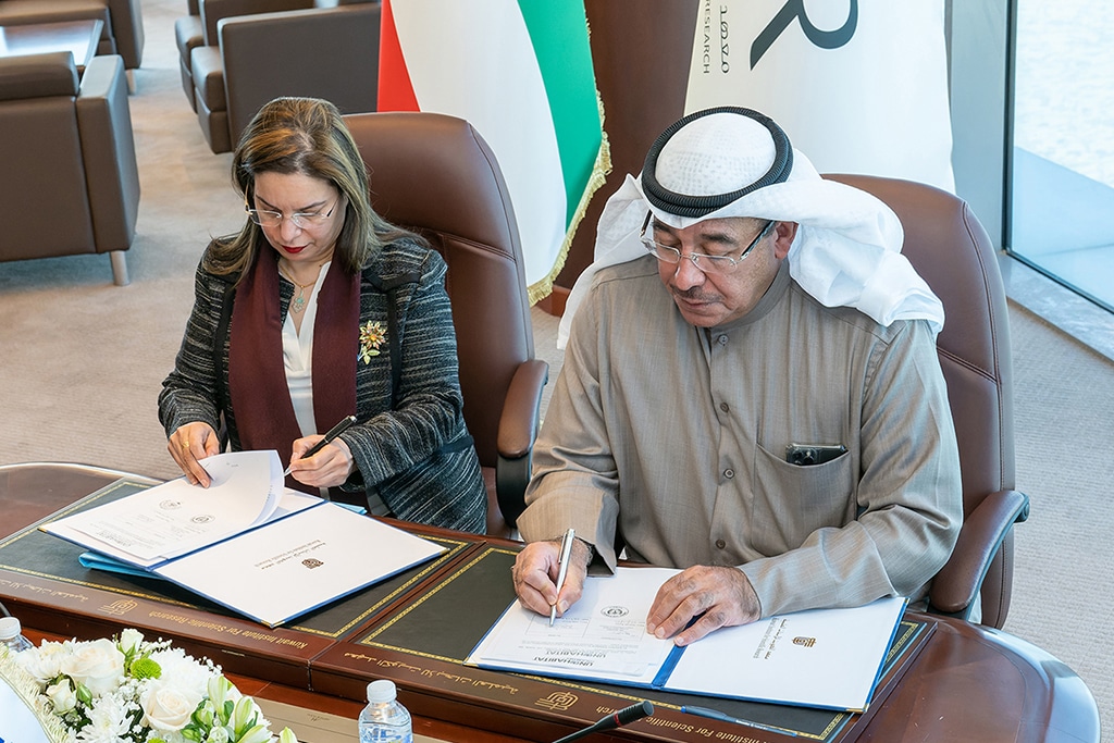 KUWAIT: Head of Office at UN-Habitat for Arab Gulf States Dr Ameera Al-Hassan and KISR’s Director General Dr Manea Al-Sudairawi sign an agreement on Jan 19, 2023. – KUNA