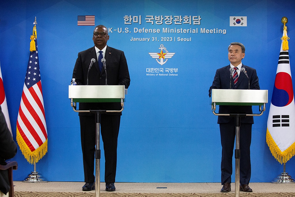 SEOUL: US Secretary of Defense Lloyd Austin (L) and South Korea's Defence Minister Lee Jong-sup (R) speak during a joint press conference after their meeting at the Defence Ministry in Seoul on January 31, 2023. - AFP