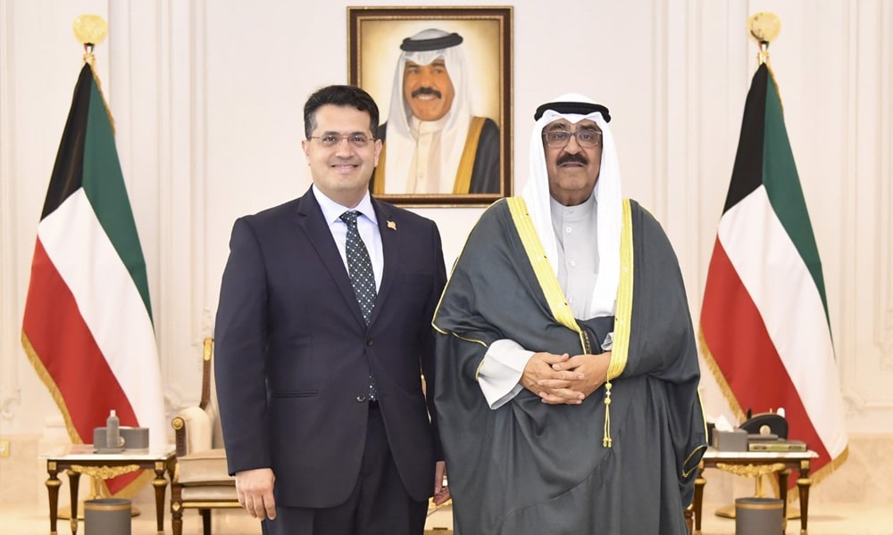His Highness the Crown Prince receives The Kuwaiti surgeon Waddah Al-Rifai