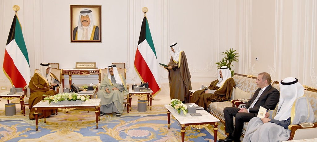 KUWAIT: His Highness the Crown Prince Sheikh Mishal Al-Ahmad Al-Jaber Al-Sabah receives Saudi Ambassador to Kuwait Prince Sultan bin Saad bin Khaled Al-Saud. - KUNA