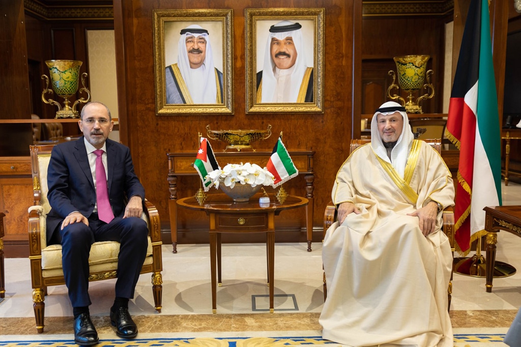 KUWAIT: Kuwait Foreign Minister Sheikh Salem Abdullah Al-Jaber Al-Sabah meets Jordanian Deputy Prime Minister and Minister of Foreign Affairs and Expatriate Affairs Ayman Al-Safadi on Sunday.- KUNA