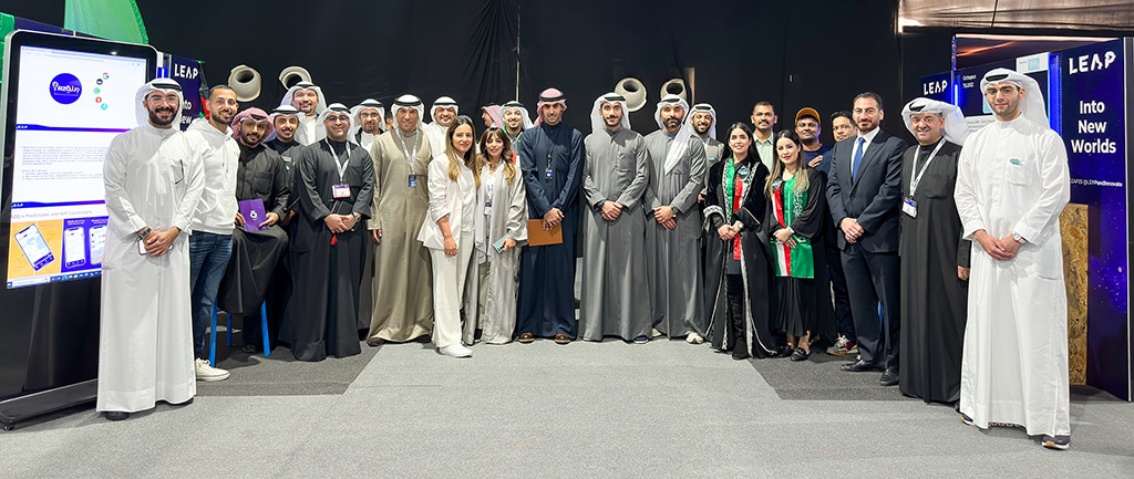 Bader Nasser Al Kharafi with ZGI participants at LEAP in Riyadh.