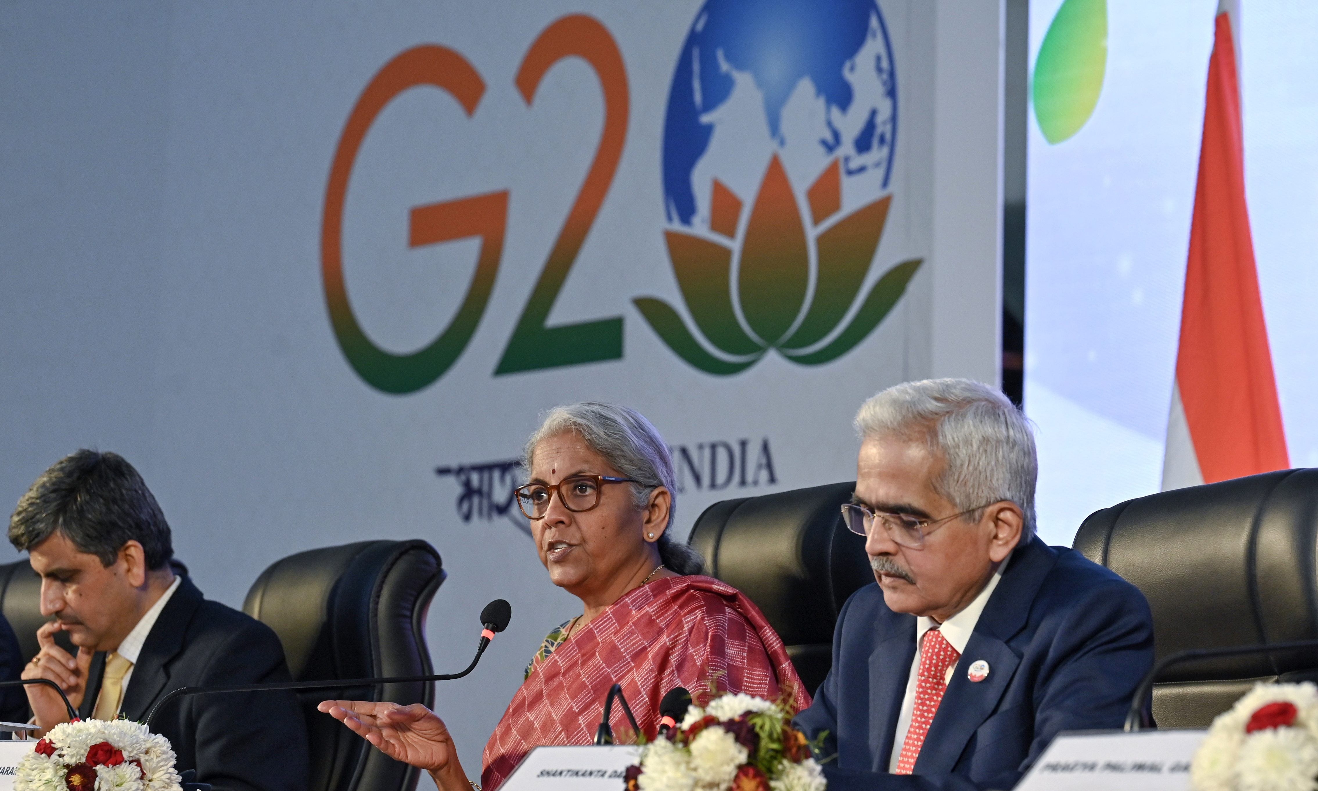 BENGALURU, India: India’s Finance Minister Nirmala Sitaraman (center) addressing a press conference along with the Governor of Reserve Bank of India, Shaktikanta Das (right) and Secretary, Department of Economic Affairs, Ministry of Finance Ajay Seth (left) after the G20 Finance meetings in Bengaluru on February 25, 2023.— AFP