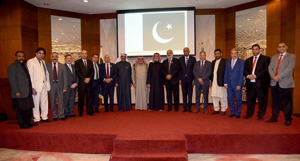 KUWAIT: Members of the Pakistani trade delegation pose for a photo.— Photos by Fouad Al-Shaikh