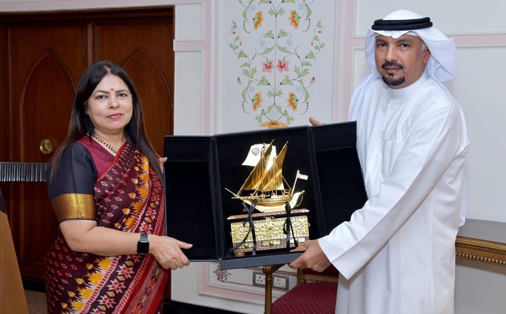 Indian Minister of State for Foreign Affairs and Culture Meenakshi Lekhi meets Kuwaiti Ambassador JassemnIbrahim Al-Najim. — KUNA