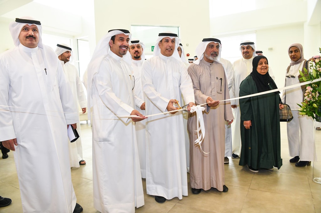 KUWAIT: Dr Sultan Al-Daihani and other officials during the inauguration of the Ishbiliya Public Library. — KUNA photos