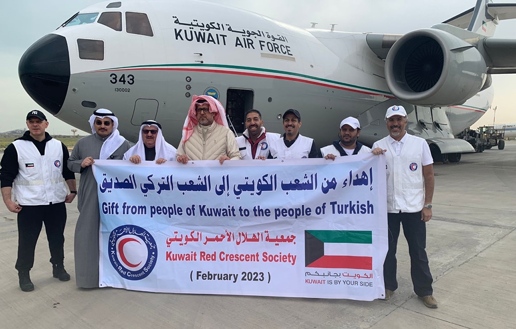 Kuwait Red Crescent Society distributes humanitarian aid to 2,400 family in Antakya.- KUNA photos