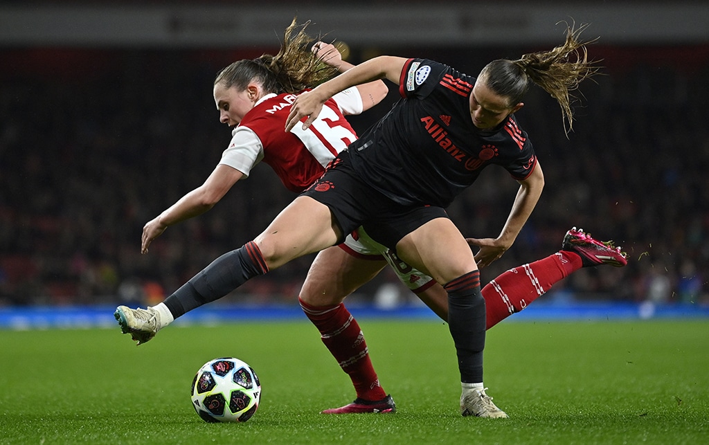 LONDON: Arsenal’s Swiss defender Noelle Maritz (rear left) fights for the ball with Bayern’s Serbian forward Jovana Damnjanovic during the UEFA Women’s Champions League quarter-final second-leg match between Arsenal and Bayern Munich on March 29, 2023. – AFP