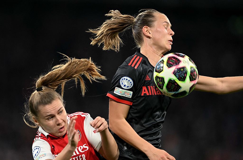 MUNICH: Arsenal's Dutch defender Victoria Pelova and Bayern Munich's German striker Klara Buehl vie for the ball on March 21, 2023. – AFP