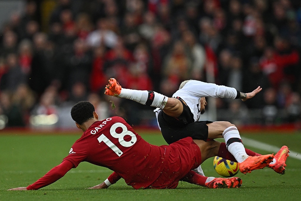 LIVERPOOL: Liverpool’s Dutch striker Cody Gakpo (left) vies with Manchester United’s Brazilian midfielder Antony during the English Premier League football match between Liverpool and Manchester United on March 5, 2023. – AFP