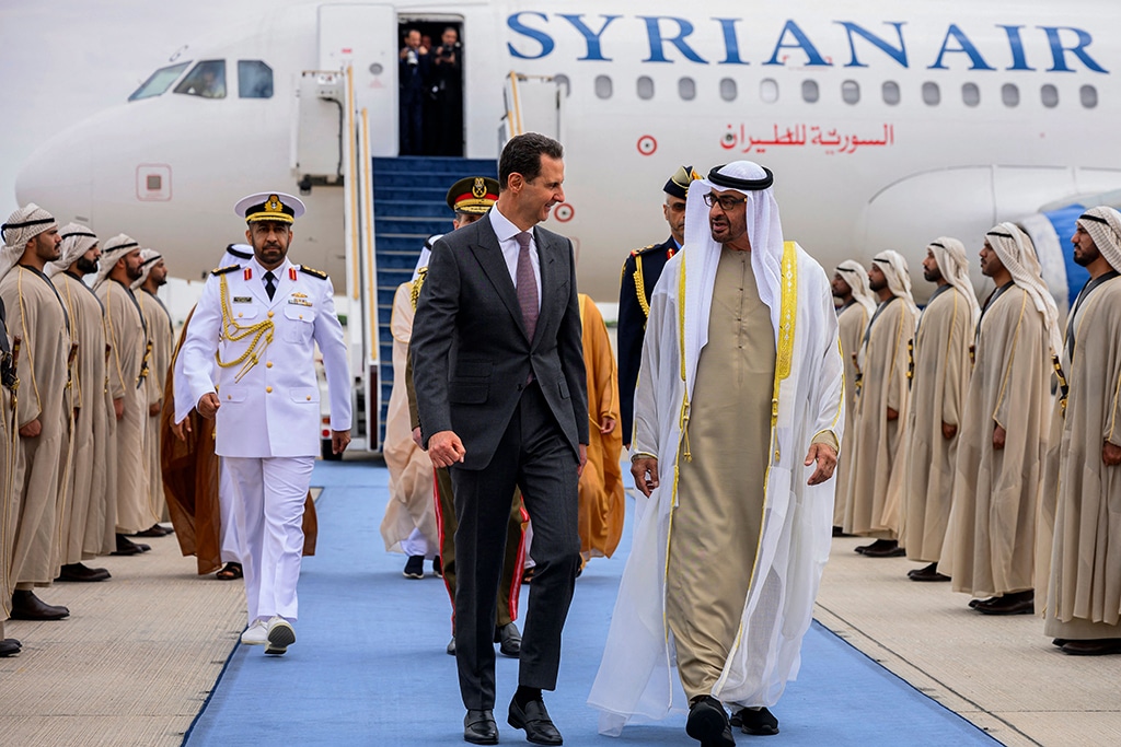 ABU DHABI: Emirati President Sheikh Mohamed bin Zayed Al-Nahyan welcomes nhis Syrian counterpart Bashar Al-Assad on March 19, 2023. — AFP