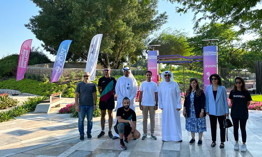 Waleed Al Khashti and Ahmad Al Majid with Zain and Suffix teams.