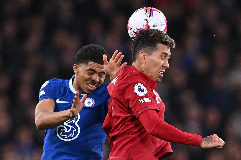 LONDON: Chelsea’s French defender Wesley Fofana (left) vies with Liverpool’s Brazilian striker Roberto Firmino during the English Premier League football match between Chelsea and Liverpool on April 4, 2023. — AFP