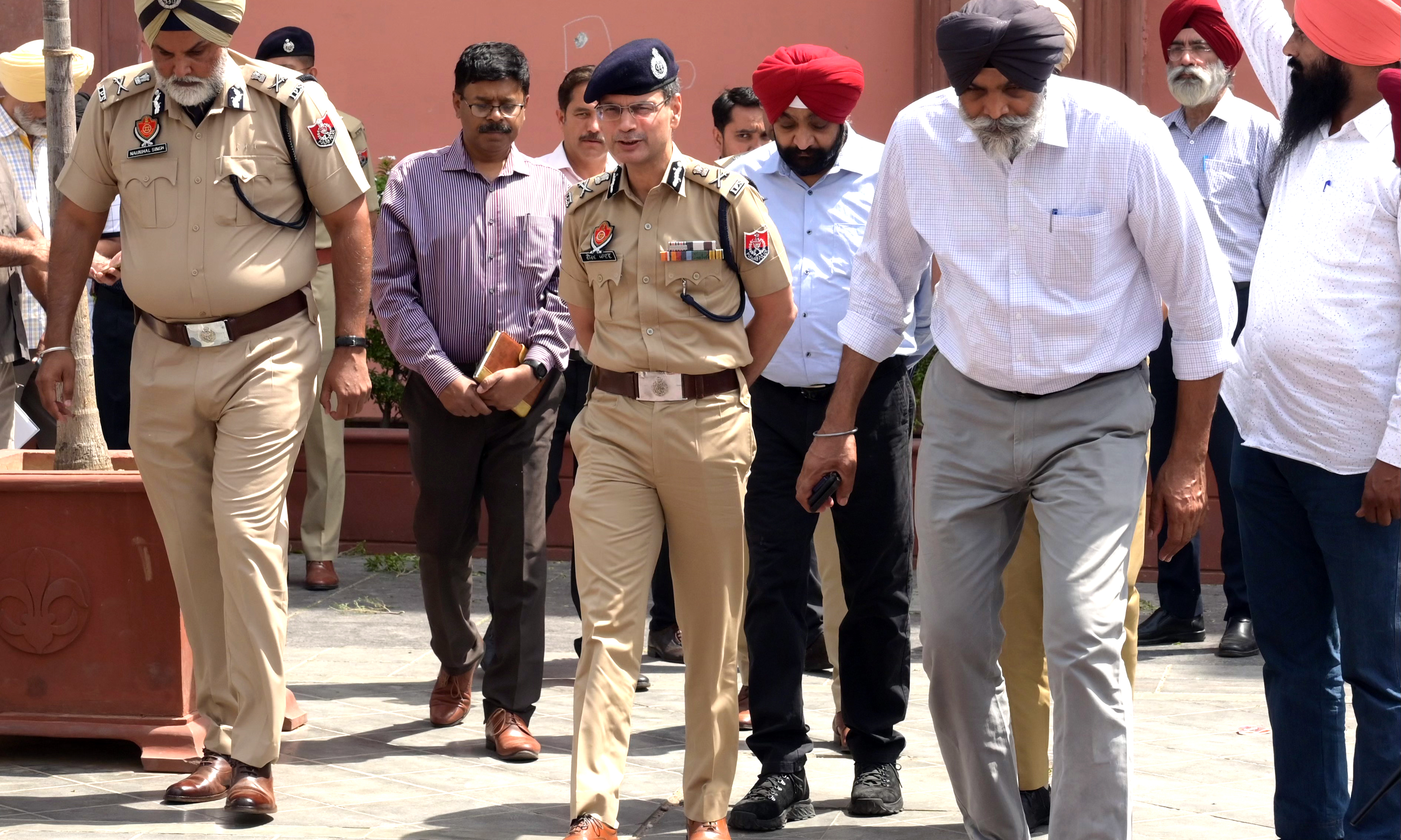 AMRITSAR: Punjab Police Director General (DG) Gaurav Yadav (C) inspects the site of another blast at Heritage Street in Amritsar. – AFP