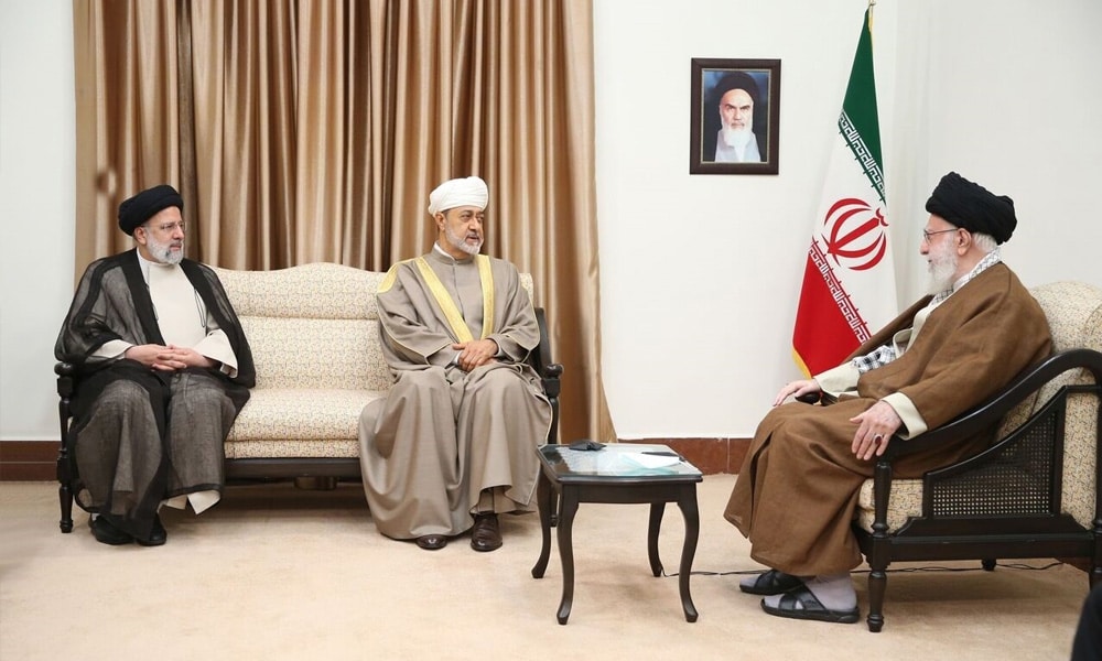 Iran's Supreme Leader Ayatollah Ali Khamenei and the visiting Sultan of Oman Haitham bin Tariq Al-Said