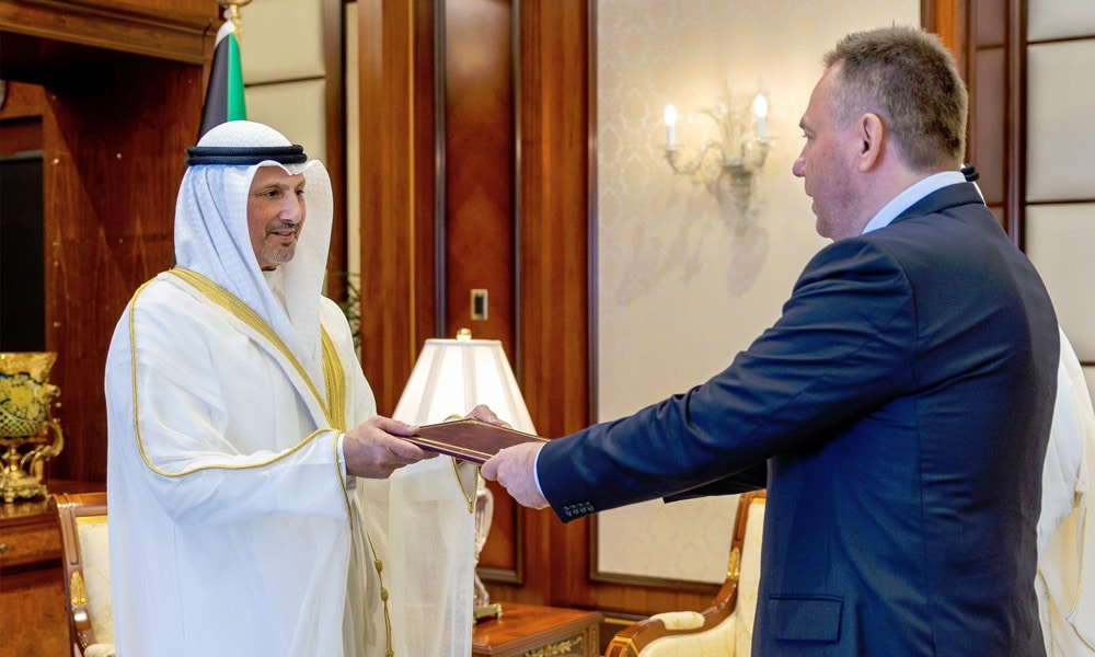 Foreign Minister receives credentials of the newly appointed Russian Ambassador to Kuwait