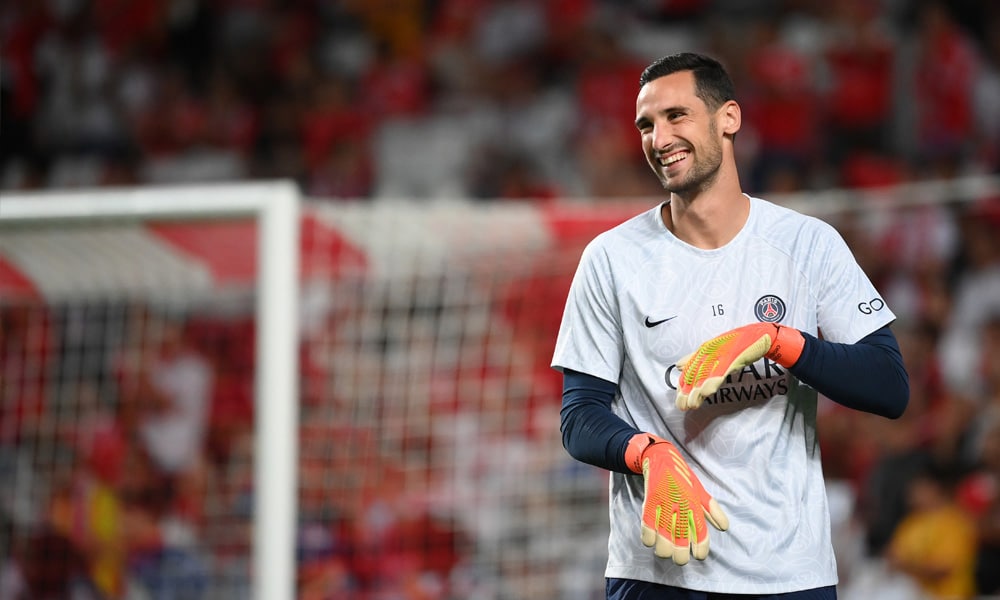 Paris Saint-Germain's Spanish goalkeeper Sergio Rico smiles as he warms up before the UEFA Champions League 1st round day 3 group H football match between SL Benfica and Paris Saint-Germain, at the Luz stadium in Lisbon on October 5, 2022.